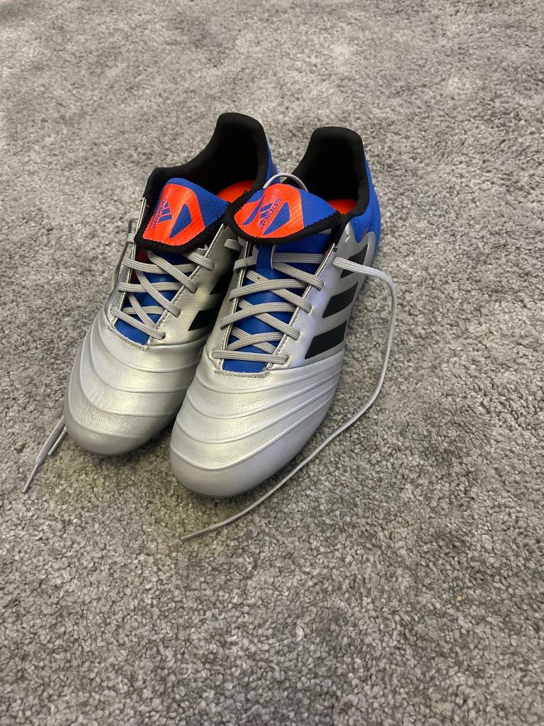 football boots size 8.5